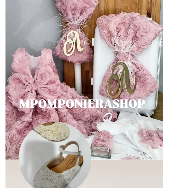 Πακέτο με ρούχο & υπόδημα.