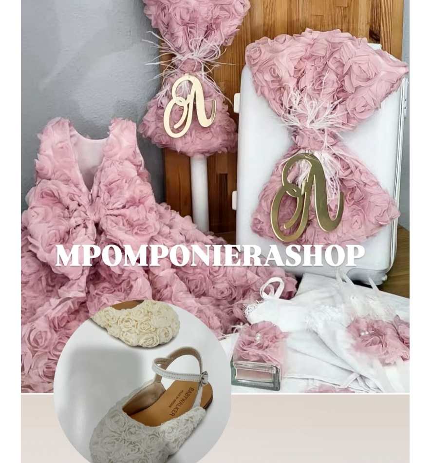 Πακέτο με ρούχο & υπόδημα.