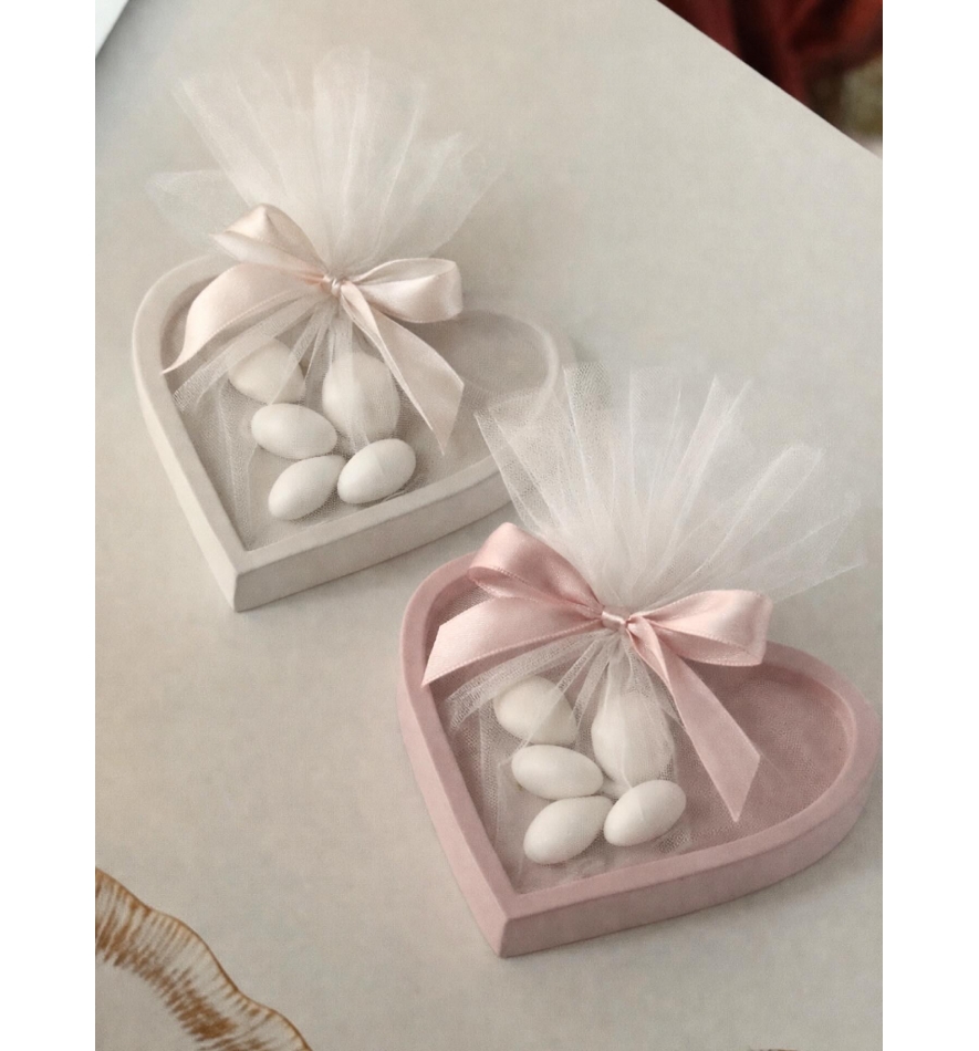 Μπομπονιέρα καρδιά με τούλι και σατέν κορδέλα