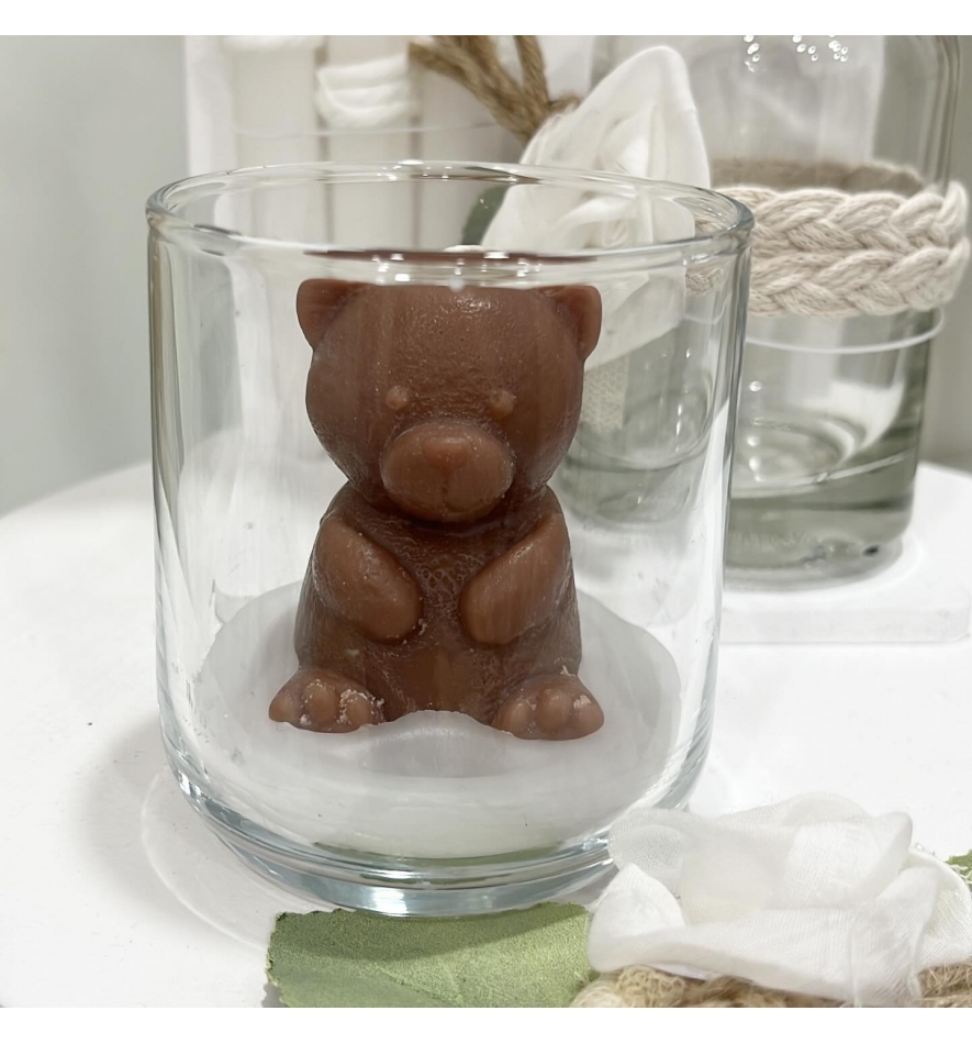 Αρωματικό αρκουδάκι κερί σε ποτήρι γυάλινο.